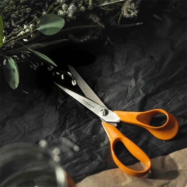 Fiskars Classic Garden Scissors 21cm 3 Fiskars Classic Garden Scissors 21cm - Image 3