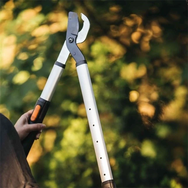 Fiskars SmartFit Telescopic Lopper L86 2 Fiskars SmartFit Telescopic Lopper L86 - Image 2